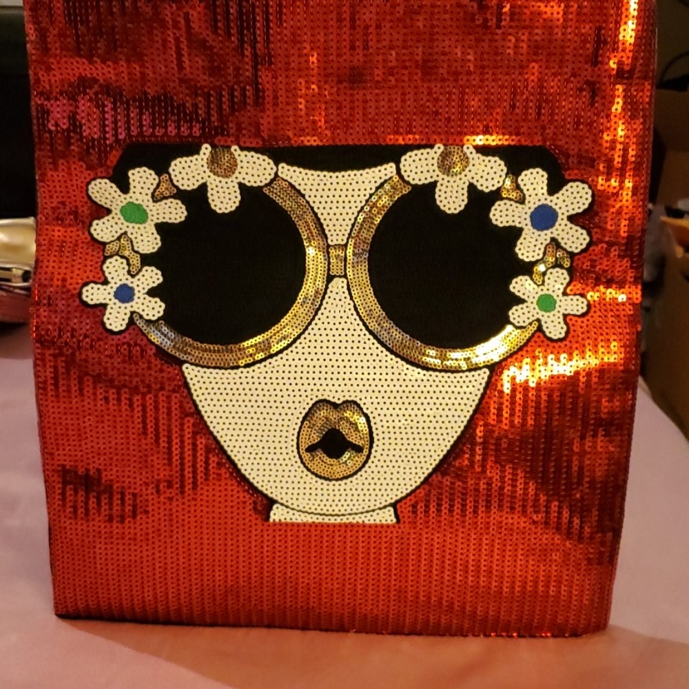 Medium size tote
